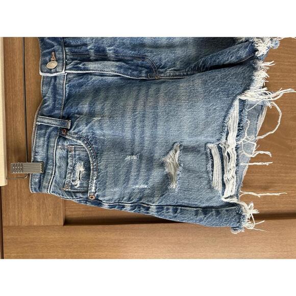 American Eagle High Rise Denim Mom Shorts Distressed Women’s size 10 - Picture 2 of 12